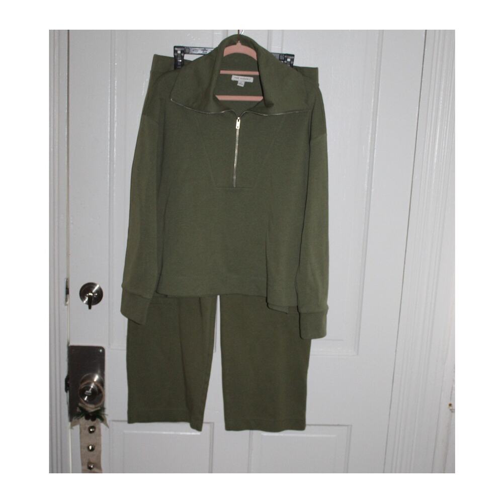 Women's Size Large Free Assembly Pull Over and Wide Leg Cargo Pants Pull-on